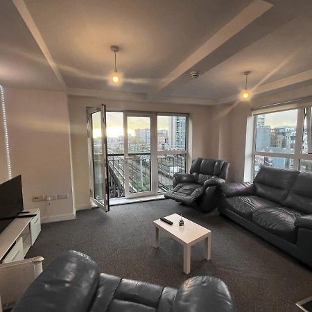 City View Spacious 2 Bed Apartment 2 Bathrooms Манчестер Экстерьер фото