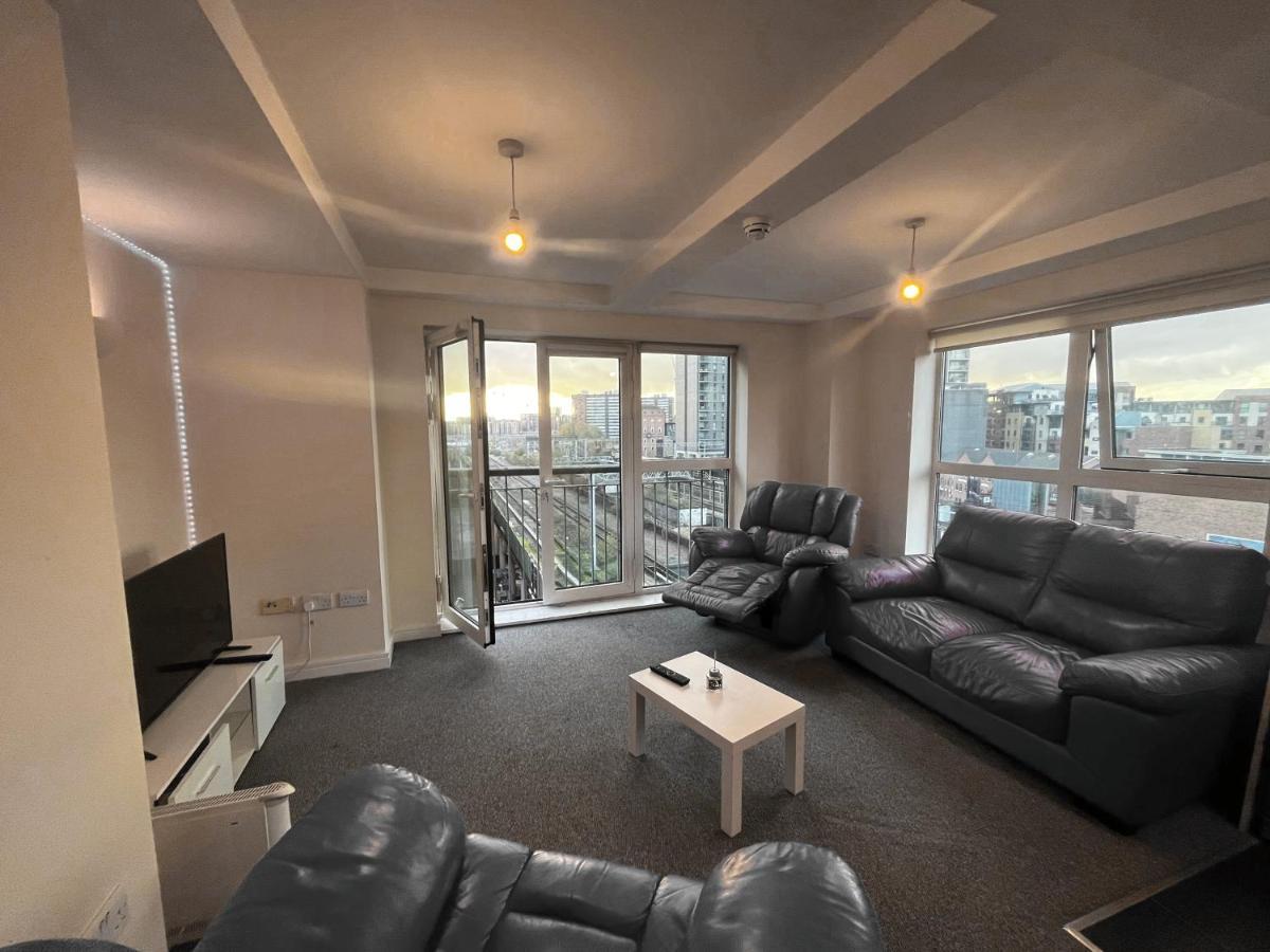 City View Spacious 2 Bed Apartment 2 Bathrooms Манчестер Экстерьер фото