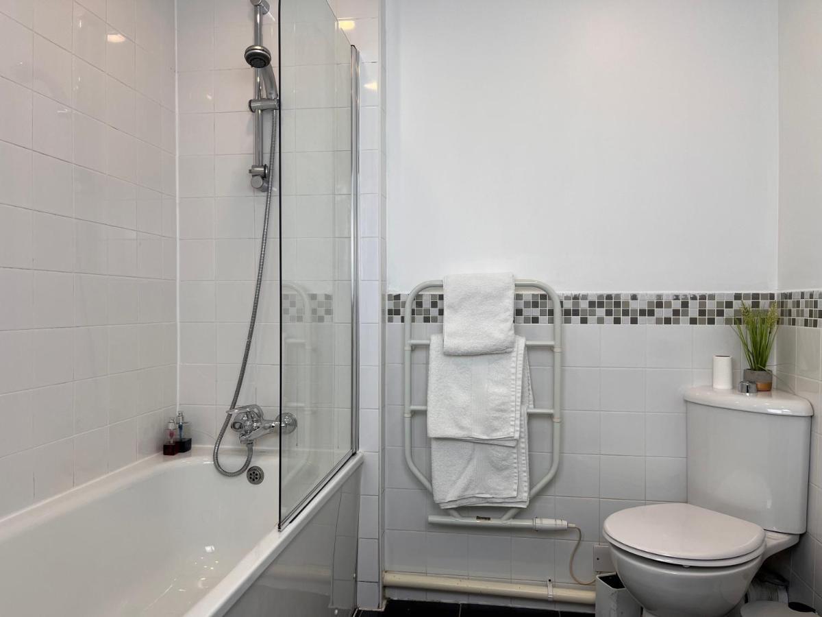City View Spacious 2 Bed Apartment 2 Bathrooms Манчестер Экстерьер фото